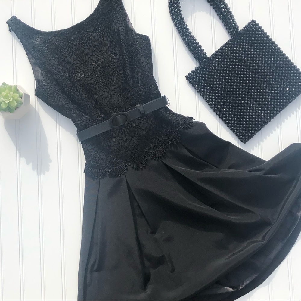 White House Black Market Lace Faille Dress Medium